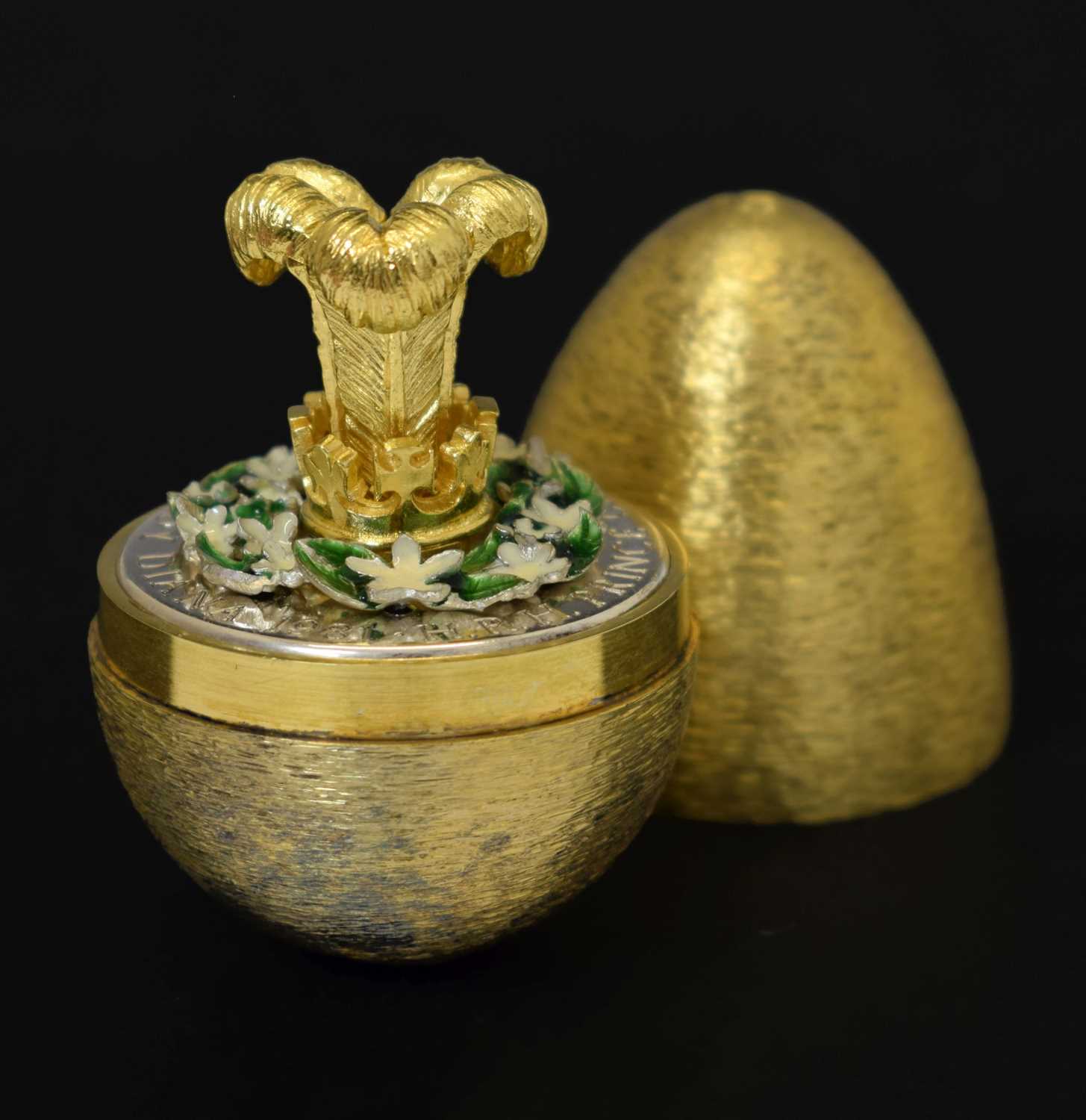 Stuart Devlin Design Lot 125 - Stuart Devlin Royal Commemorative limited