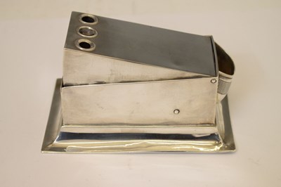 Lot 114 - Late Victorian silver tabletop cigar cutter