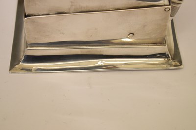 Lot 114 - Late Victorian silver tabletop cigar cutter