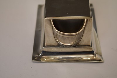 Lot 114 - Late Victorian silver tabletop cigar cutter