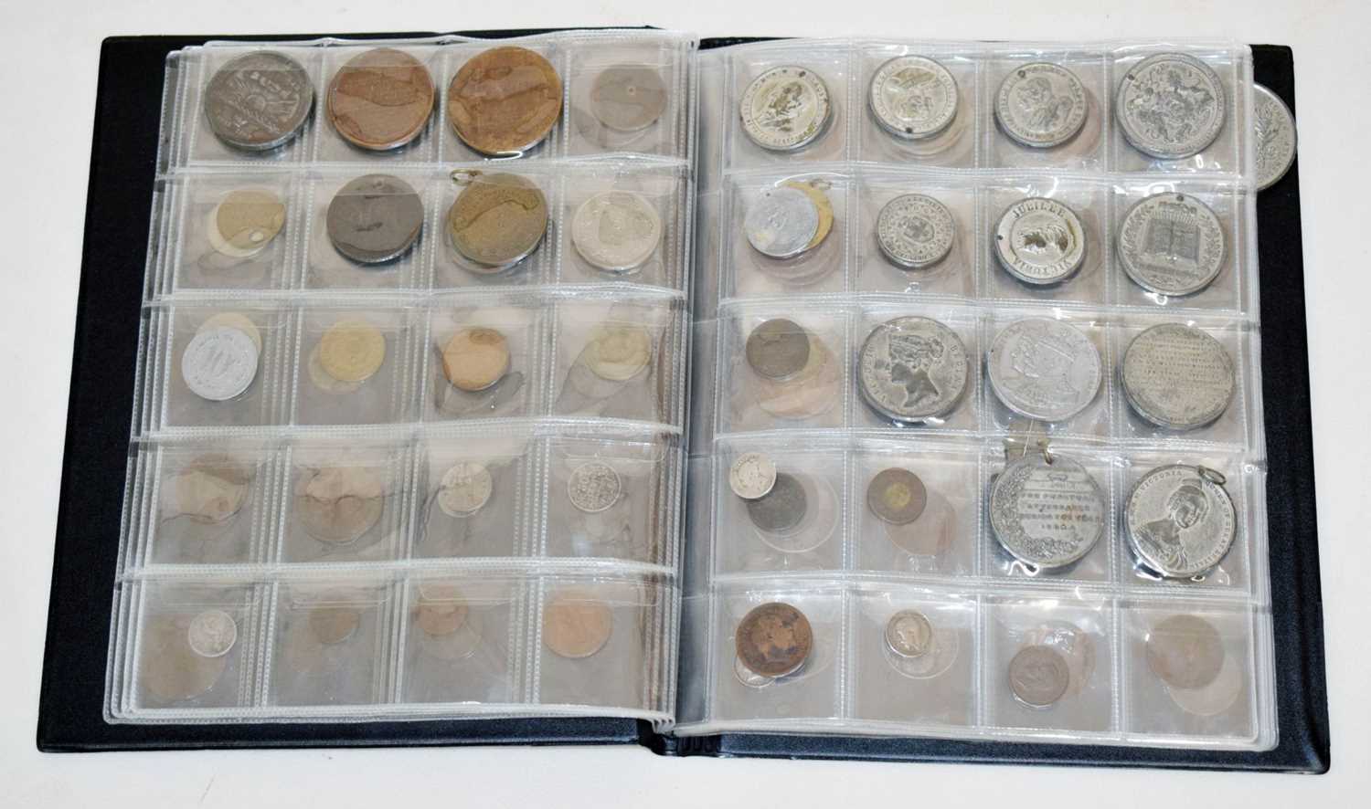 Lot 465 - Quantity of coins and medallions