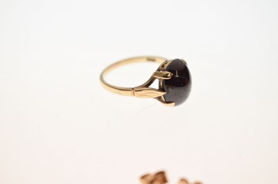 Lot 212 - Garnet cabochon single stone 9ct gold ring, and two pairs of earrings