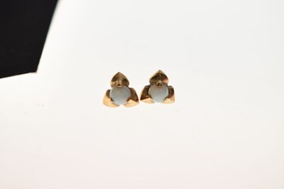 Lot 212 - Garnet cabochon single stone 9ct gold ring, and two pairs of earrings