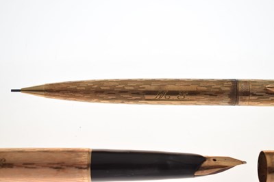 Lot 162 - Parker 9ct gold cased fountain pen and mechanical pencil