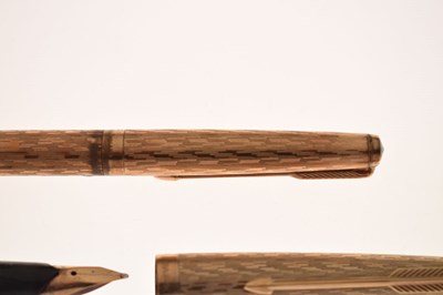 Lot 162 - Parker 9ct gold cased fountain pen and mechanical pencil