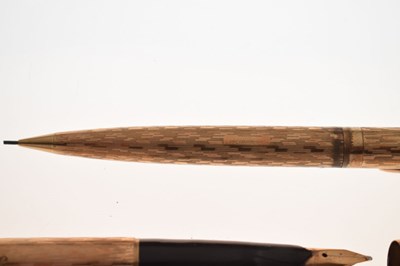 Lot 162 - Parker 9ct gold cased fountain pen and mechanical pencil