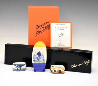 Lot 322 - Wedgwood 'Bizarre by Clarice Cliff' Bonjour sugar shaker, etc