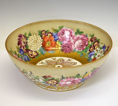 Lot 399 - 19th century porcelain bowl