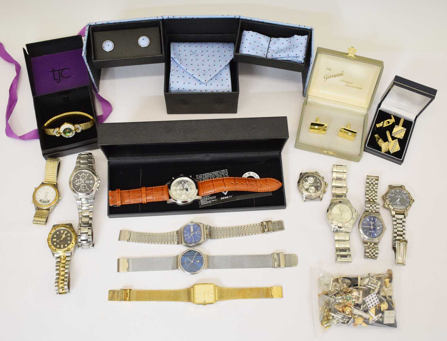 Lot 156 - Assorted gentleman's dress jewellery, watches and accessories