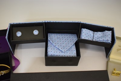 Lot 156 - Assorted gentleman's dress jewellery, watches and accessories