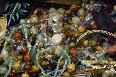 Lot 109 - Quantity of costume jewellery