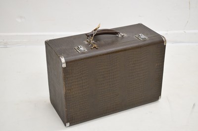 Lot 379 - Cased Singer sewing machine and case