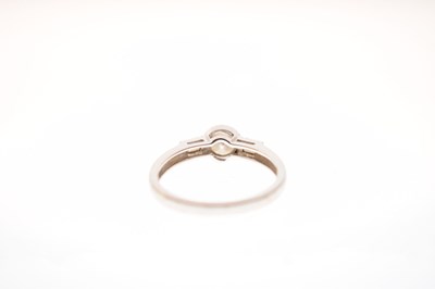 Lot 1 - Diamond single stone ring with baguette cut diamond shoulders