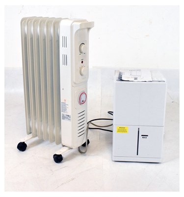 Lot 530 - Oil heater and dehumidifer