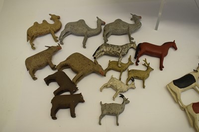 Lot 196 - Carved and painted pine Noah's Ark and contents