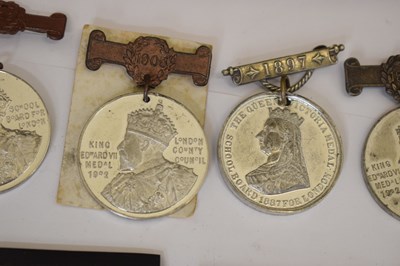 Lot 390 - Early 20th century and later postcards to include Titanic, a small quantity of coinage