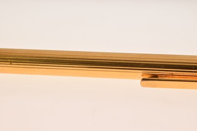 Lot 50 - Vintage Cartier 'Must II' 18kt gold plated ballpoint pen in original Cartier box with paperwork