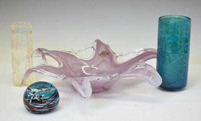 Lot 374 - Small group of 20th century and later art glass