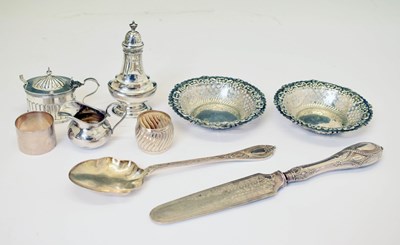 Lot 177 - Mixed group of silver to include a pair of Edward VII silver bonbon dishes, etc