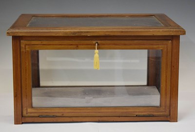 Lot 531 - Early 20th century mahogany inlaid bijouterie-type table top cabinet
