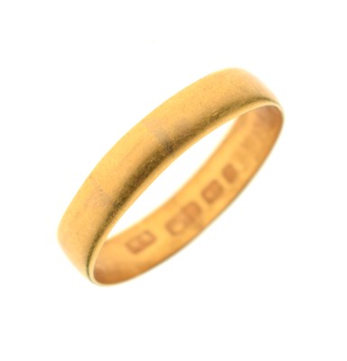 Lot 47 - 22ct gold wedding band