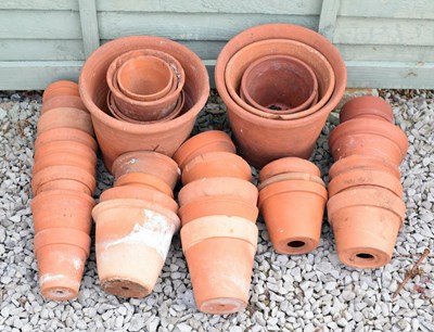 Lot 567 - Quantity of mixed sized terracotta garden pots