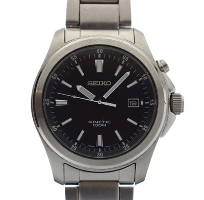 Lot 145 - Seiko - Kinetic 100M stainless steel bracelet watch