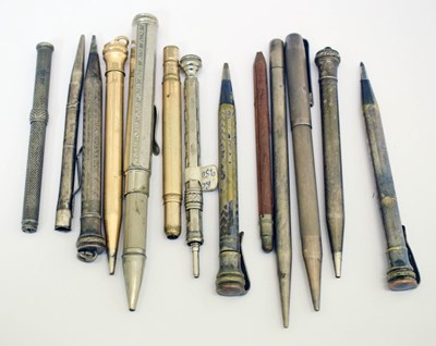 Lot 268 - Collection of early 20th century mechanical pencils