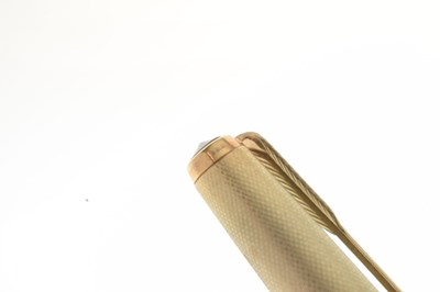 Lot 164 - Parker '61' 9ct gold cased fountain pen