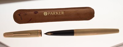 Lot 164 - Parker '61' 9ct gold cased fountain pen