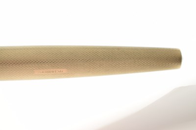 Lot 164 - Parker '61' 9ct gold cased fountain pen