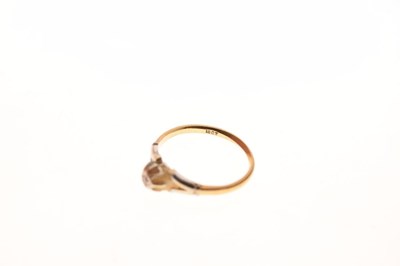 Lot 4 - Single stone diamond ring