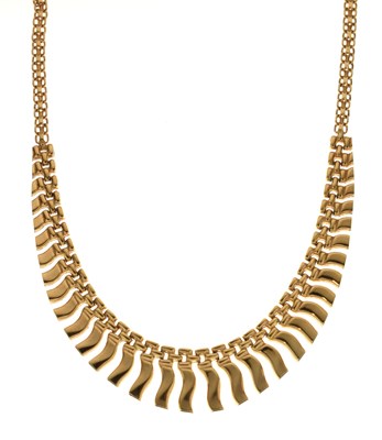 Lot 100 - 9ct gold graduated fringed necklace