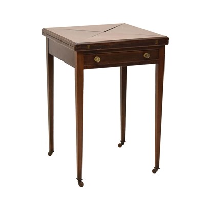 Lot 530 - Edwardian mahogany envelope card table