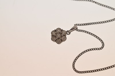 Lot 92 - Diamond cluster 9ct white gold pendant and an 18ct white gold chain