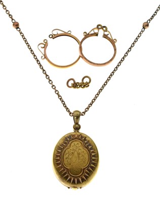 Lot 95 - Victorian unmarked yellow metal oval locket and '9c' tagged chain, etc
