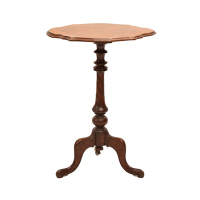 Lot 549 - Late 19th century walnut occasional table