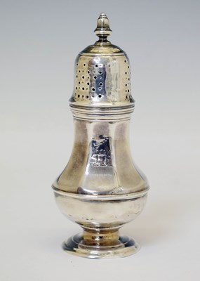 Lot 192 - Georgian silver pepperette or pounce pot