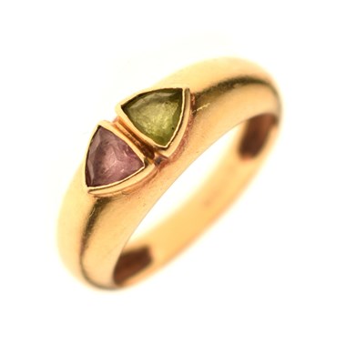 Lot 26 - Gem-set yellow metal dress ring