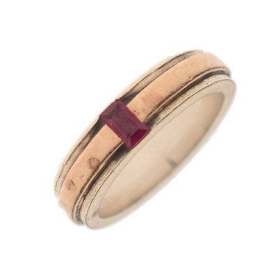 Lot 27 - Ruby set white and yellow metal ring
