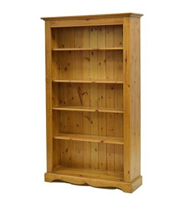 Lot 536 - Modern pine bookcase