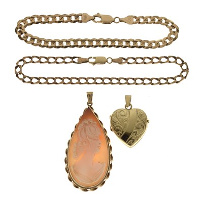 Lot 129 - Small group of 9ct gold jewellery comprising two 9ct gold bracelets, etc