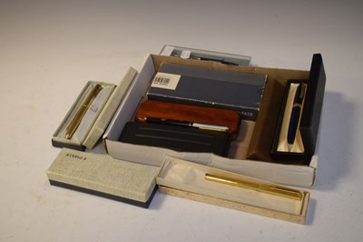Lot 228 - Assorted quantity of fountain and ballpoint pens