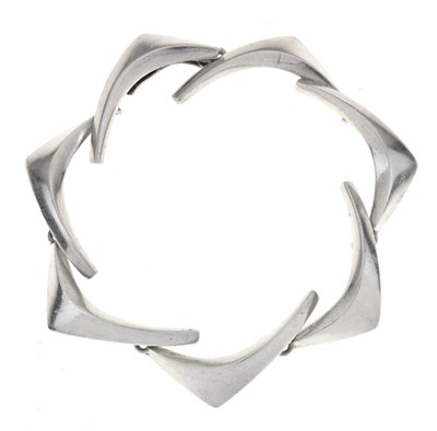 Lot 126 - Anton Michaelson, Denmark silver boomerang link bracelet