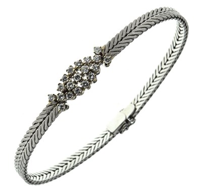 Lot 106 - Diamond bracelet