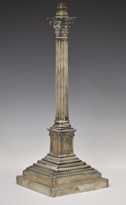 Lot George V silver Corinthian column table lamp