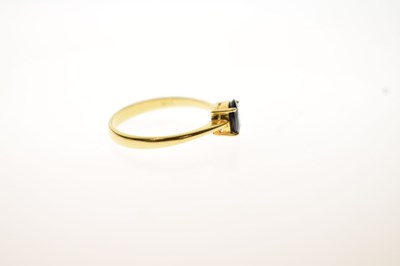 Lot 20 - Yellow metal ring set dark blue stone, stamped '14K'
