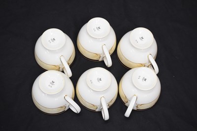 Lot 402 - Quantity of Wedgwood Cornucopia dinner and tea wares