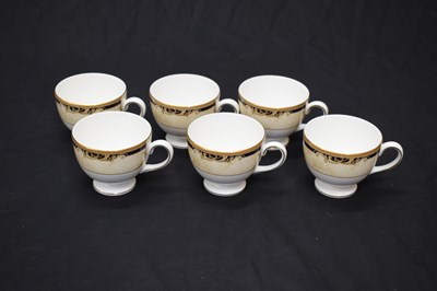 Lot 402 - Quantity of Wedgwood Cornucopia dinner and tea wares