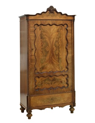 Lot 676 - Continental mahogany enclosed bookcase